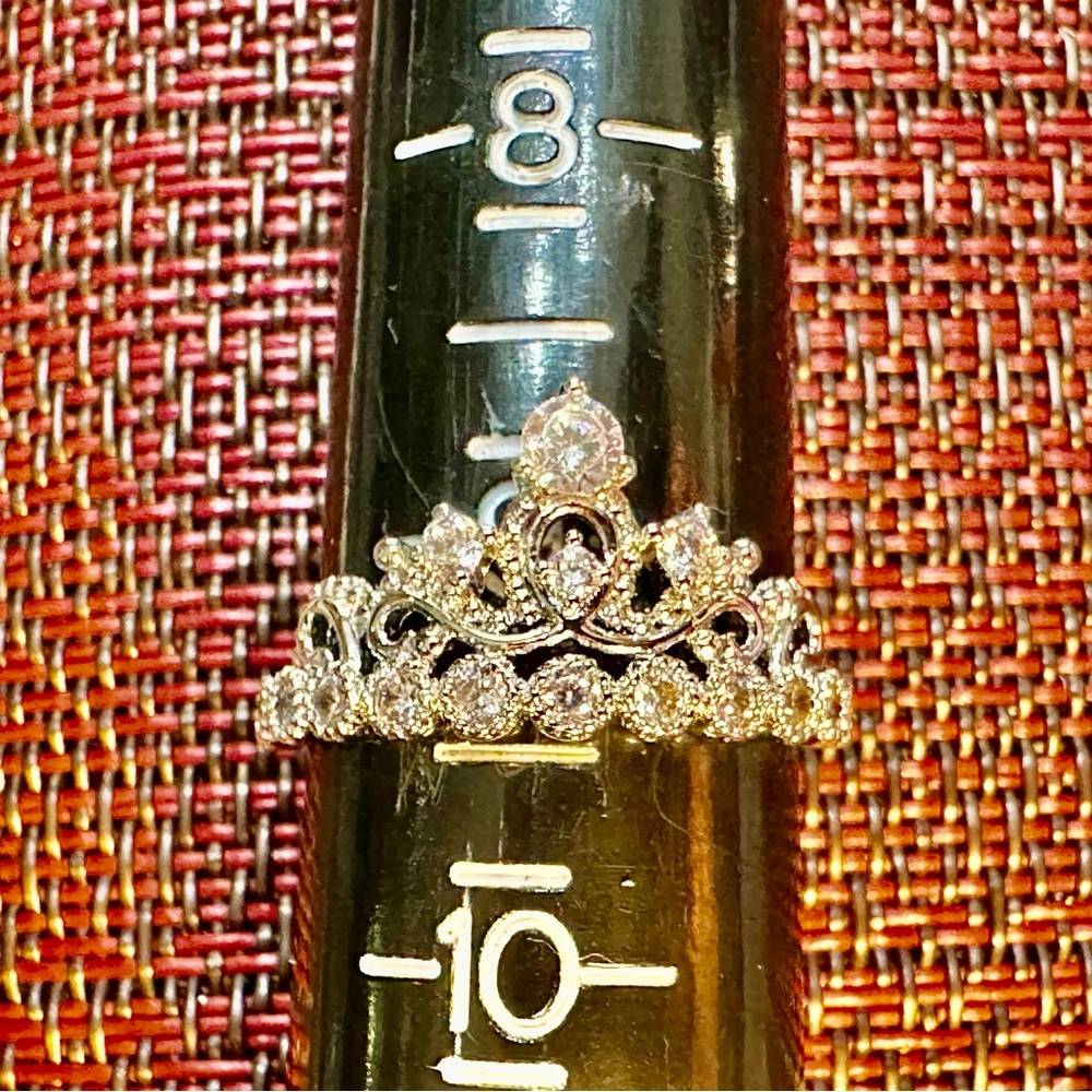 Fragrant Jewels Queen of Diamonds Ring with Clear Gemstones